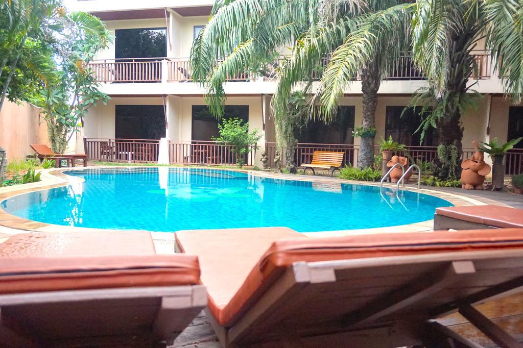 Thai Pura Resort Патая Екстериор снимка