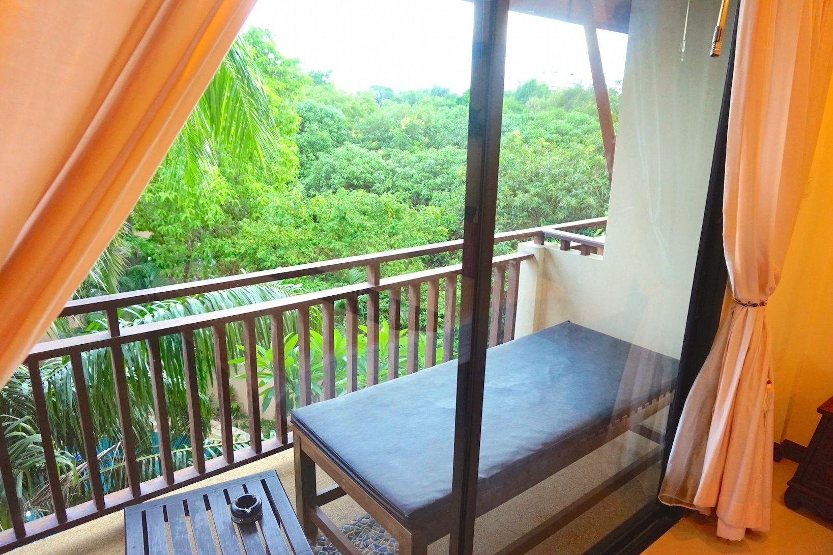 Thai Pura Resort Патая Екстериор снимка