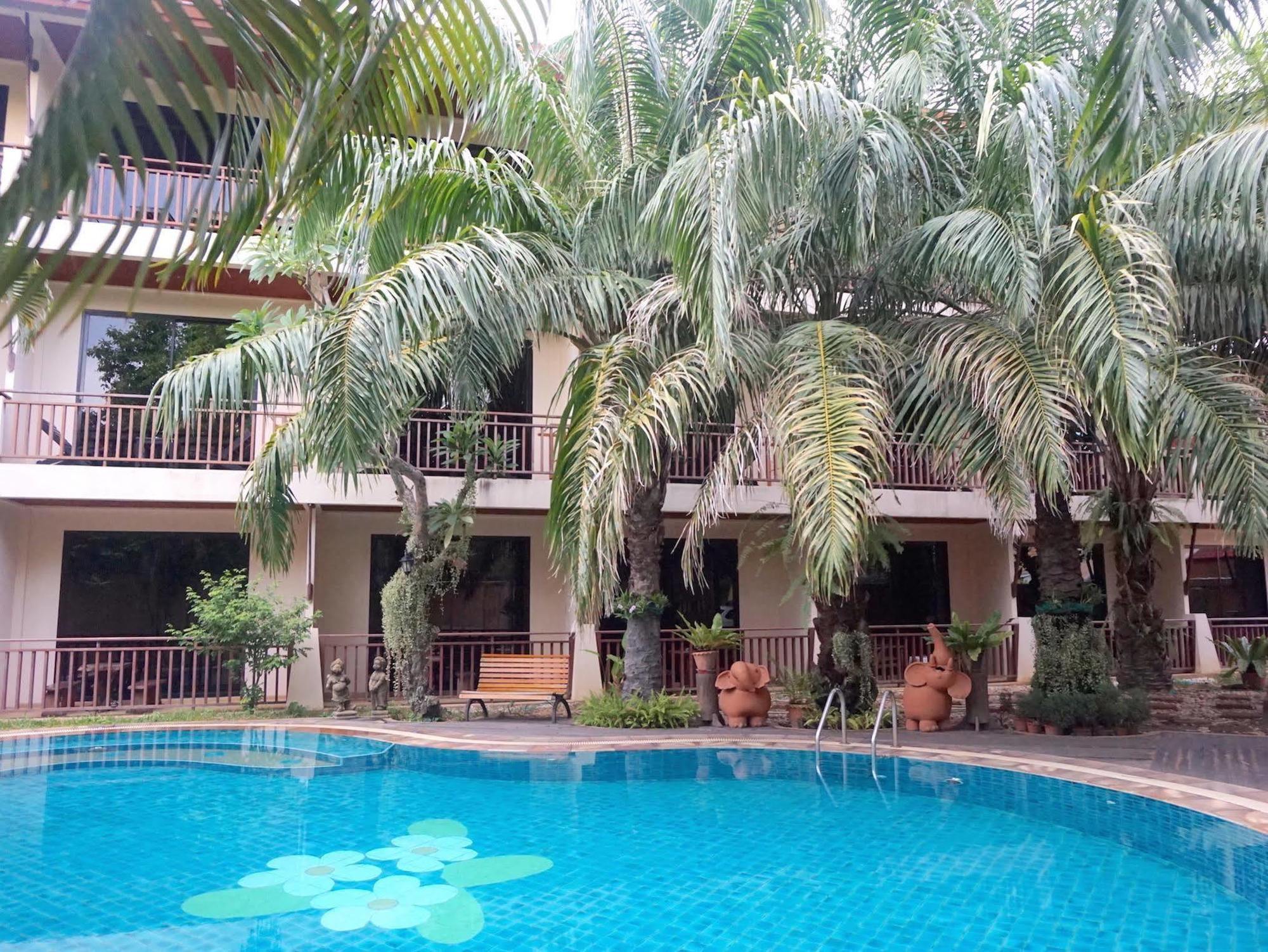 Thai Pura Resort Патая Екстериор снимка